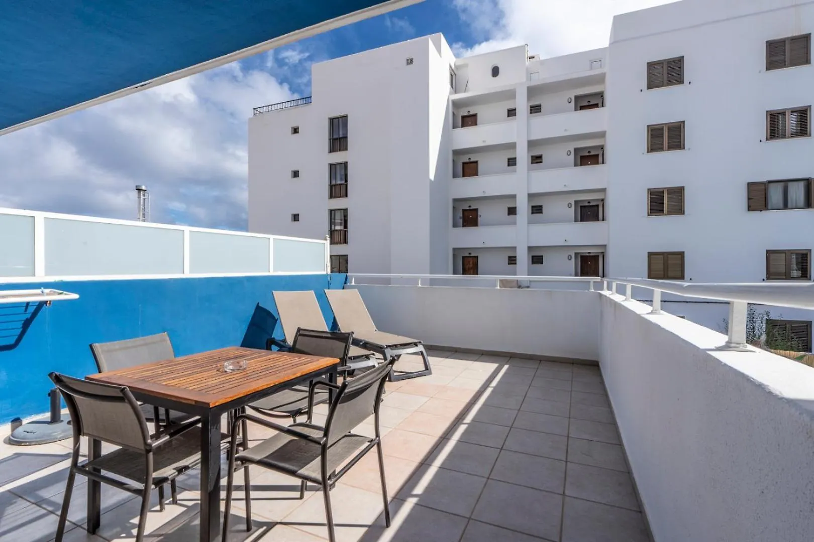 Apartamentos Cel Blau Santa Eulària des Riu 0*,  Ισπανία